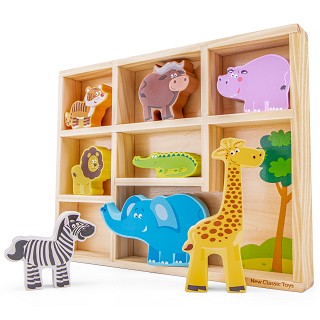Safari animals in box